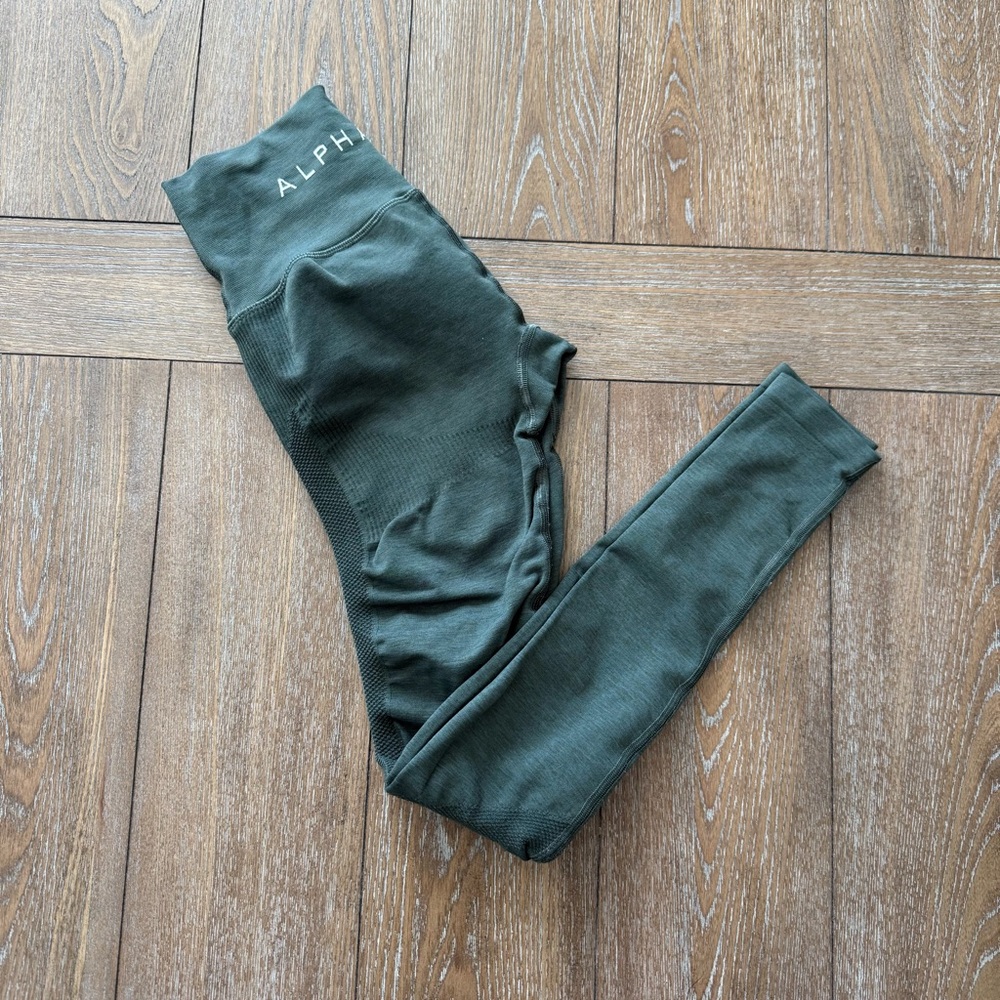Alphalete Dark Green Matching Leggings and Bra Set Small